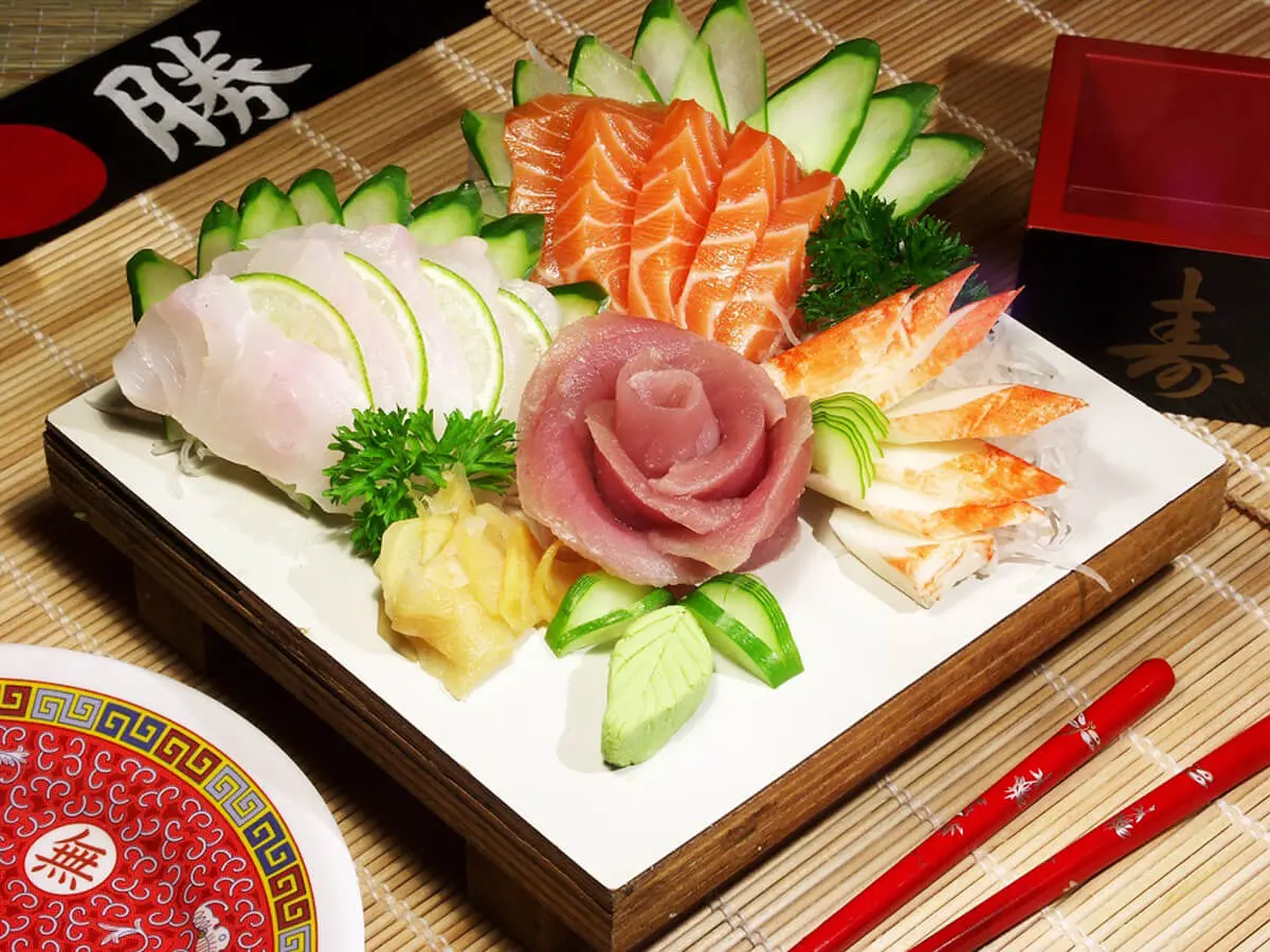 Happy-Sushi-Japanese-restaurant-Seafood-Sashimi-Platter-Santa-Clara Seafood Sashimi Platter features an assortment of fresh sashimi including salmon at Happy Sushi Japanese restaurant in Santa Clara