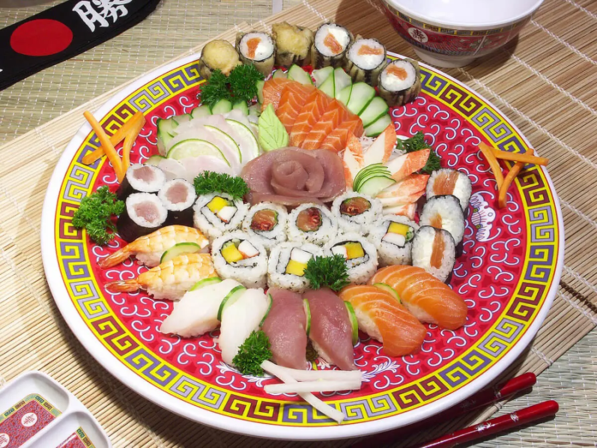 Happy-Sushi-Japanese-restaurant-Sushi-and-Sashimi-Combination-Platter-Santa-Clara Sushi and Sashimi Combination Platter presents a variety of sushi rolls and sashimi at Happy Sushi Japanese restaurant in Santa Clara